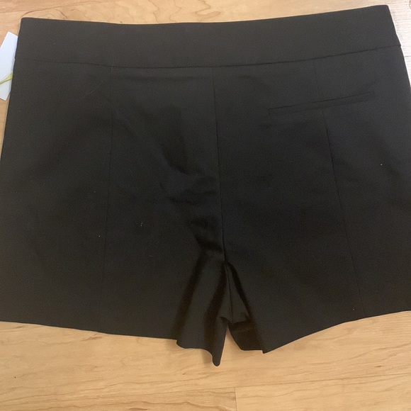 Black cece shorts - Picture 3 of 3